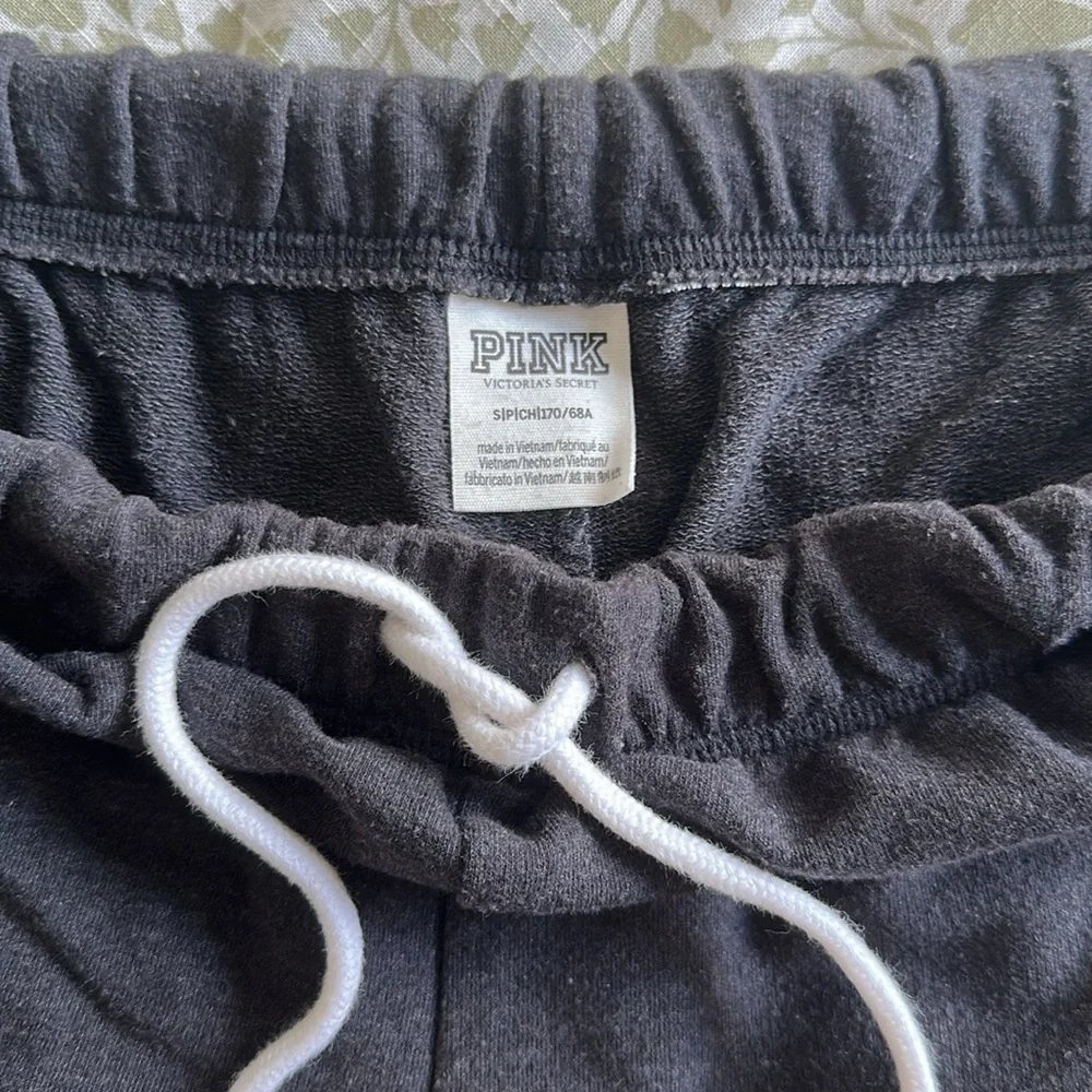 PINK Victoria's Secret Black Shorts with Drawstring - Picture 4 of 5